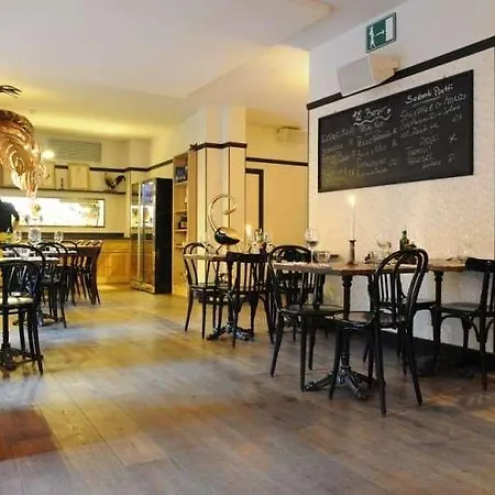 Latroupe Le Berger Hotel