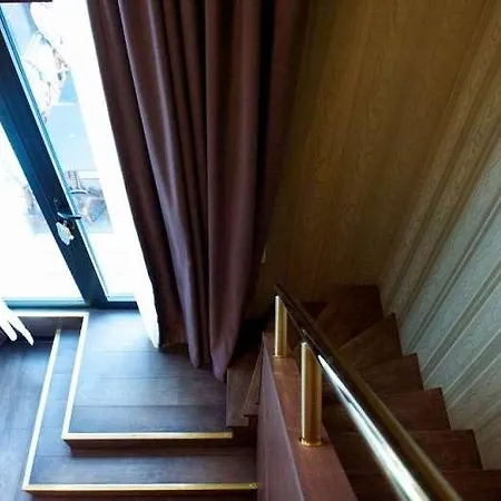 Latroupe Le Berger Hotel